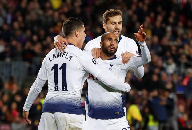 Moura y Fernando Llorente.