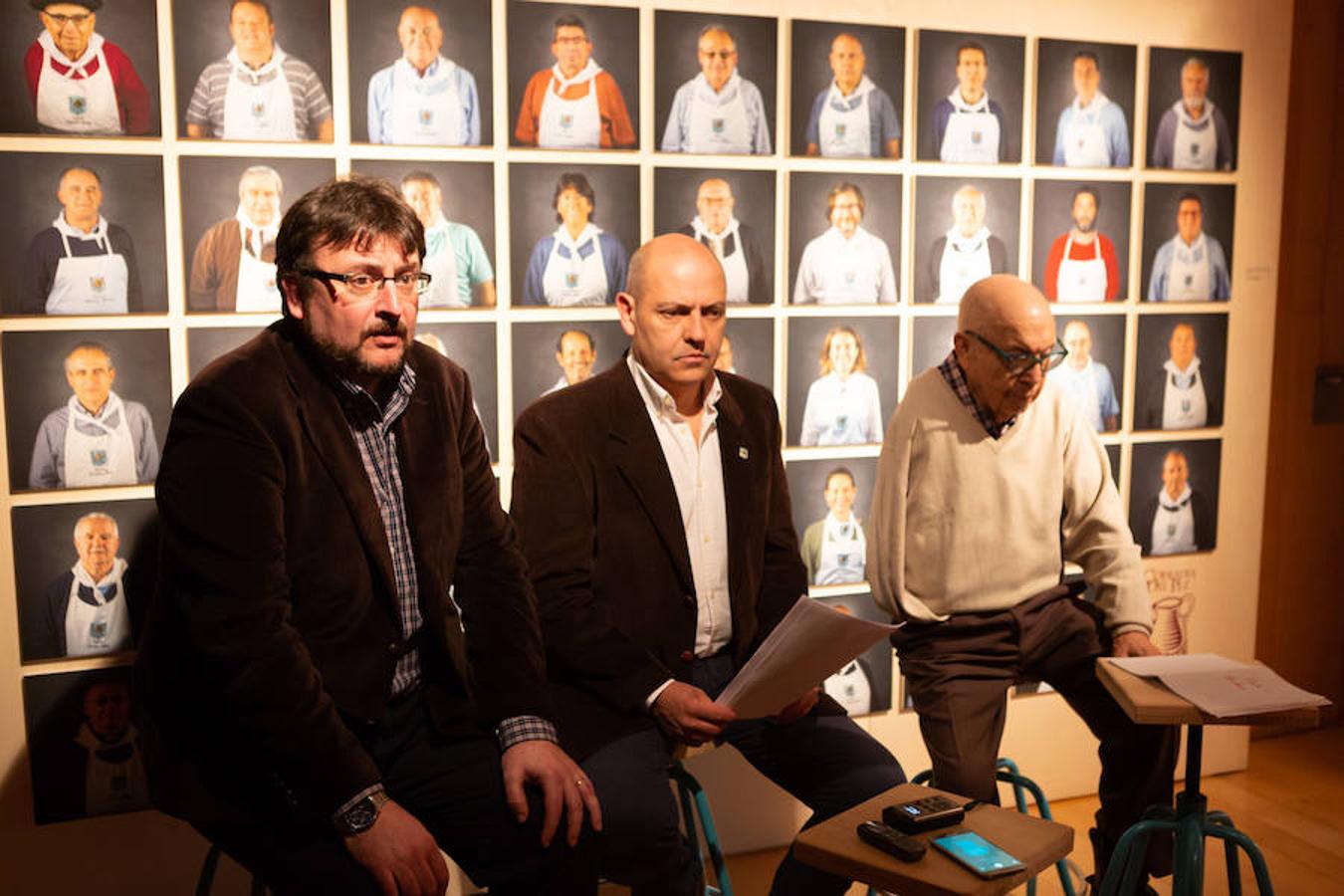 Una exposición montada en el Centro Fundación Caja Rioja Merced recorre el pasado y el presente de la Cofradía del Pez, una entidad que salvaguarda las tradiciones de Logroño.