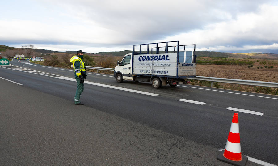 Los agentes de Tráfico sostienen que ha crecido la sensibilización sobre los efectos del alcohol, pero no se tiene la misma sensación con las drogas, un aspecto sobre el que hay que trabajar.