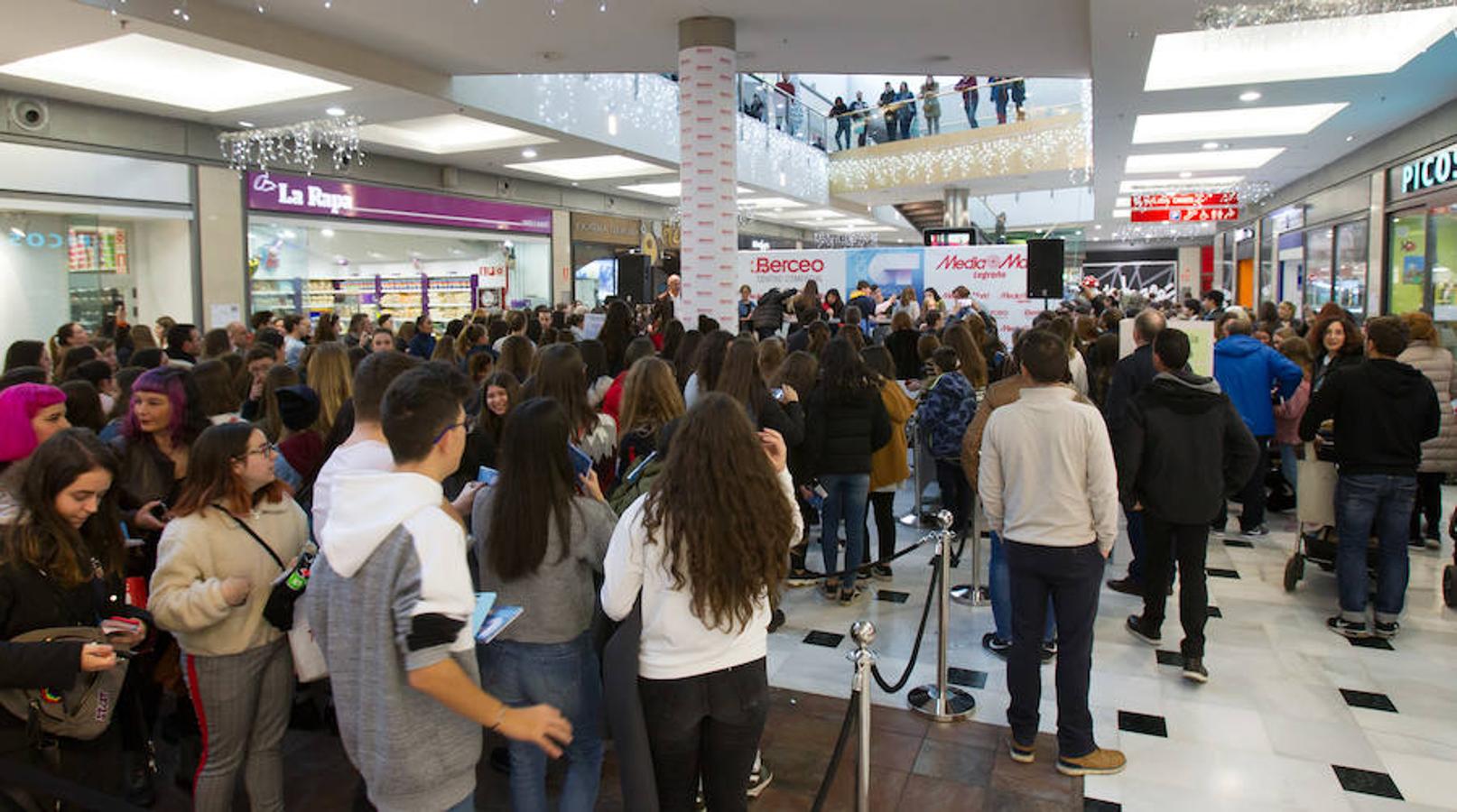 Fotos: Los chicos de OT firman discos en el Centro Comercial Berceo