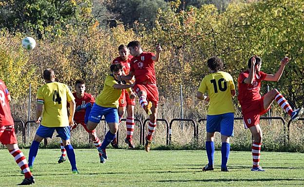 Un encuentro anterior entre el Rapid y la Oyonesa.