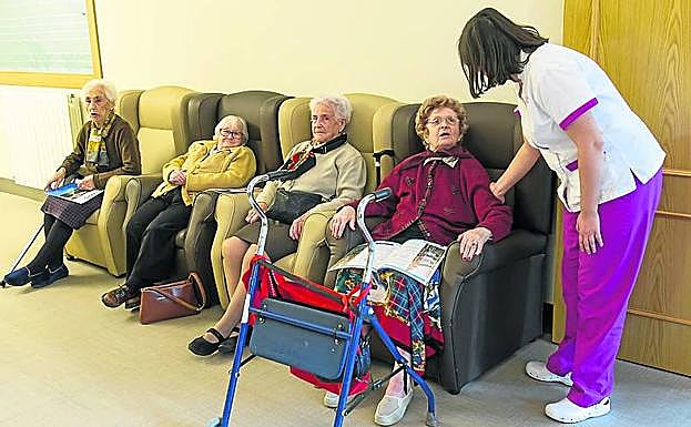 Un grupo de residentes en Santa Justa. 
