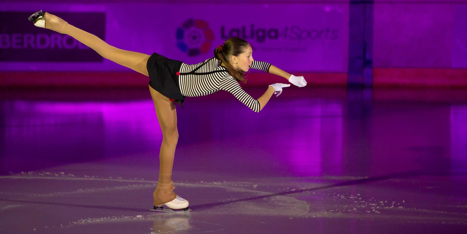 El patinador madrileño llenó Lobete para su exhibición de despedida.