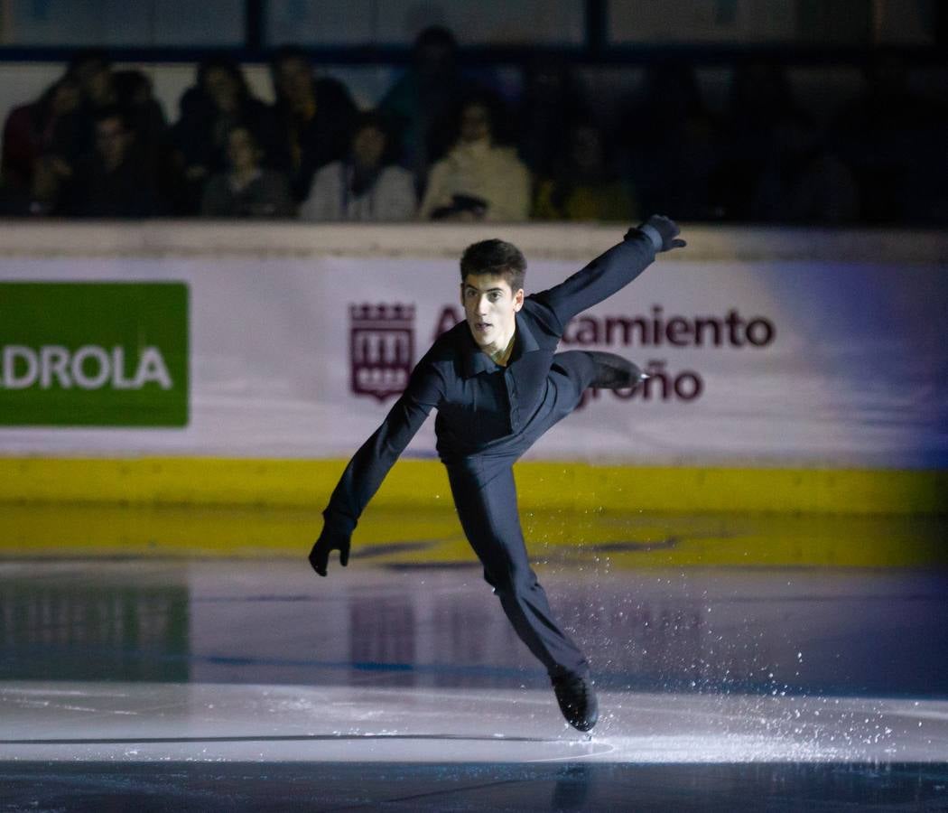 El patinador madrileño llenó Lobete para su exhibición de despedida.