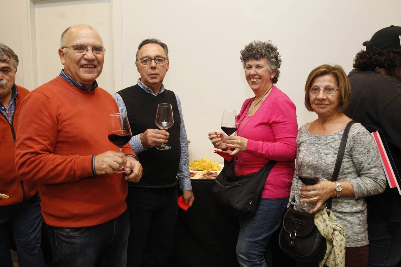 Los ganadores de la octava edición del Rally recibieron sus premios y disfrutaron de un vino de Rioja entre amigos..