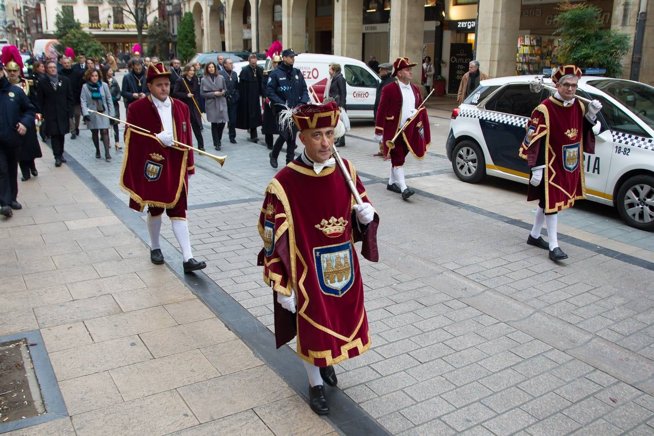 Gamarra pide amparo a la Virgen de la Esperanza para erradicar la violencia contra mujeres