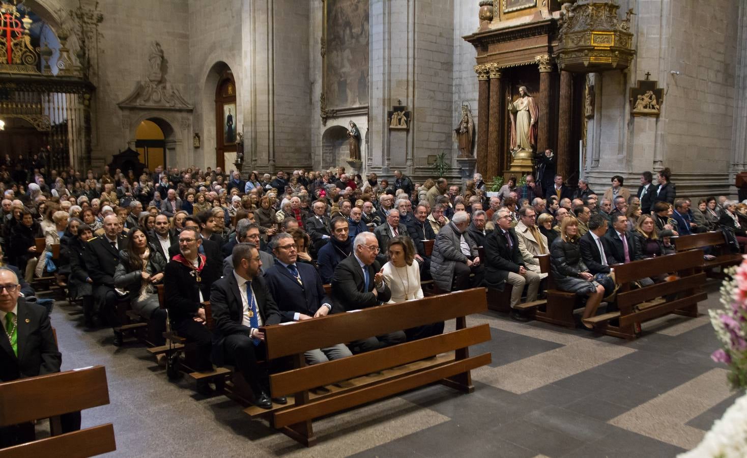 Gamarra pide amparo a la Virgen de la Esperanza para erradicar la violencia contra mujeres
