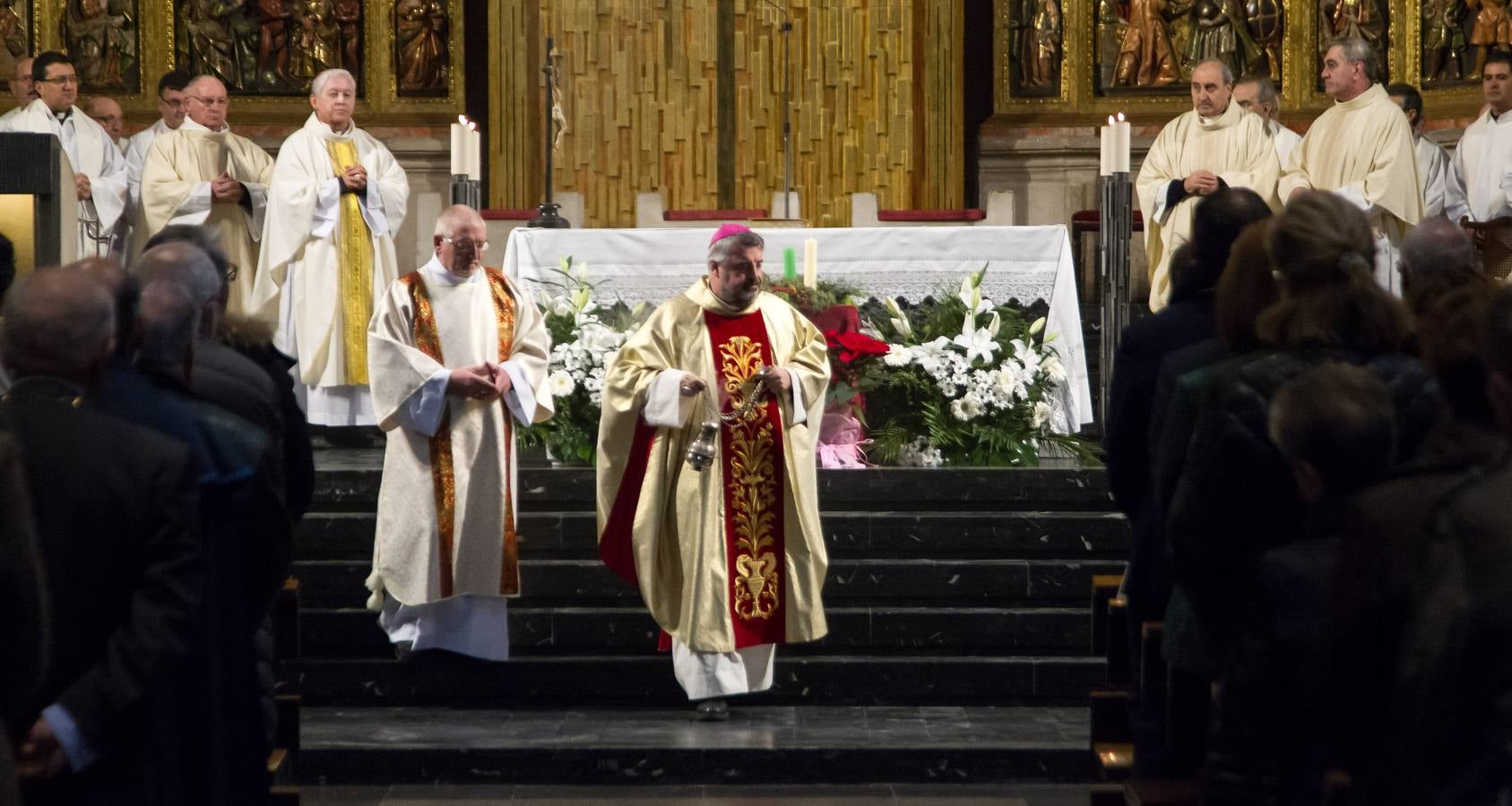 Gamarra pide amparo a la Virgen de la Esperanza para erradicar la violencia contra mujeres