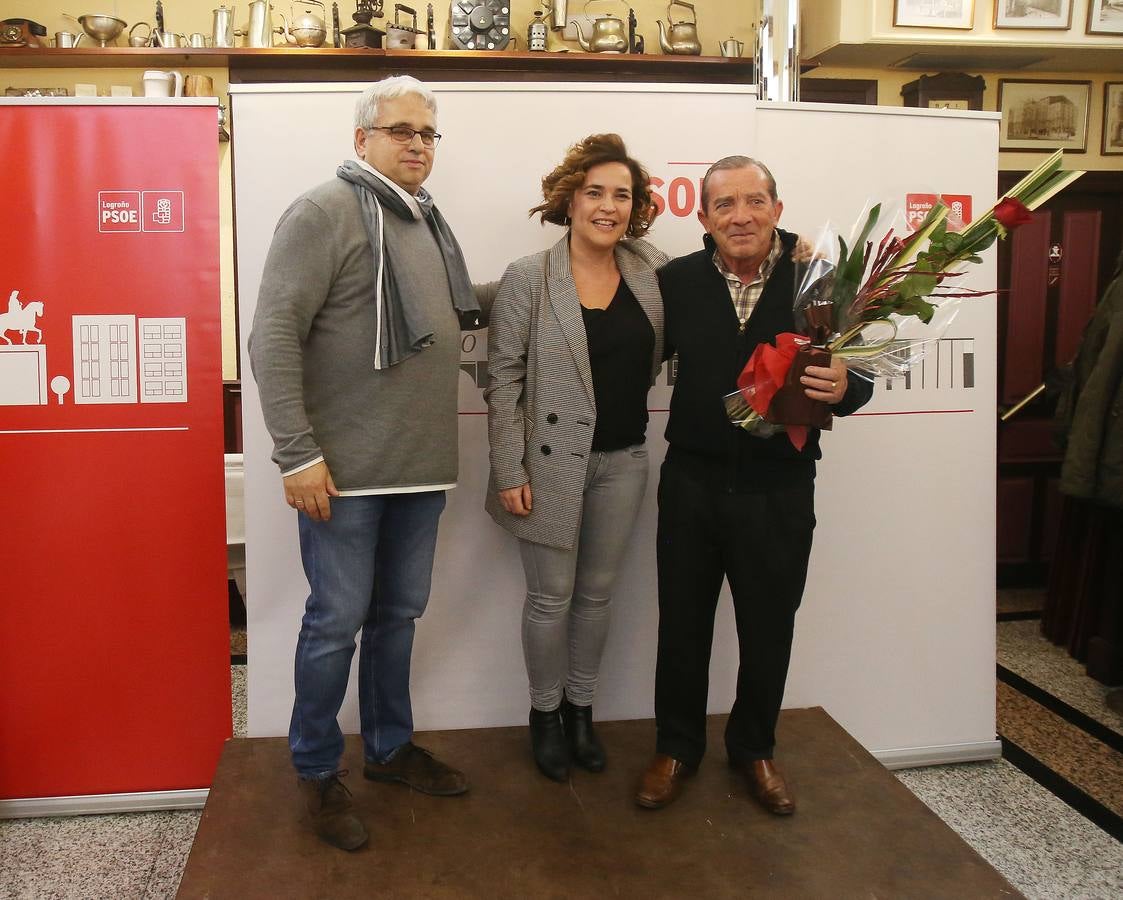 Afiliados y amigos se reunieron ayer en el Café Moderno para celebrar el comienzo de las fiestas de Navidad.