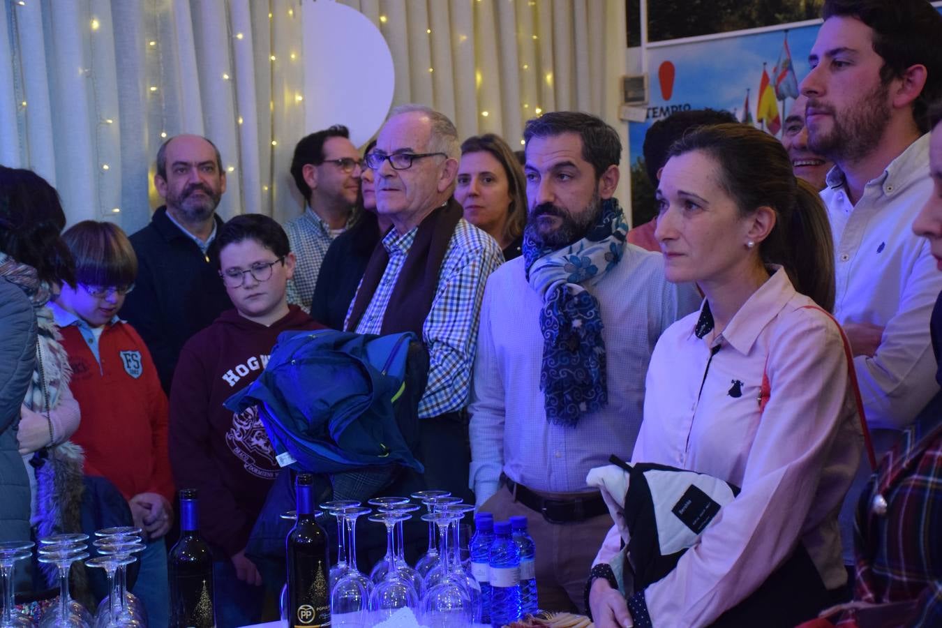 El PP celebra la Navidad brindando con Rioja en la cafetería del Ayuntamiento de Logroño.