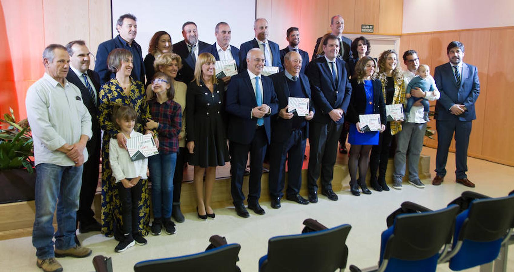 La segunda edición de los Premios del Campo pone en valor a los referentes de nuestra tierra con Leticia Zorzano, la Cooperativa Garu, la Huerta de Rizos, Huevocón, Luis Alberto Lecea, José Ángel Alegría y Aceite de La Rioja merecedores de los premios 2018.