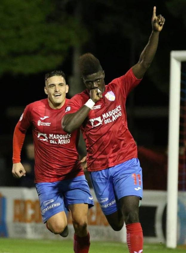 Obeng, celebrando el gol del Calahorra