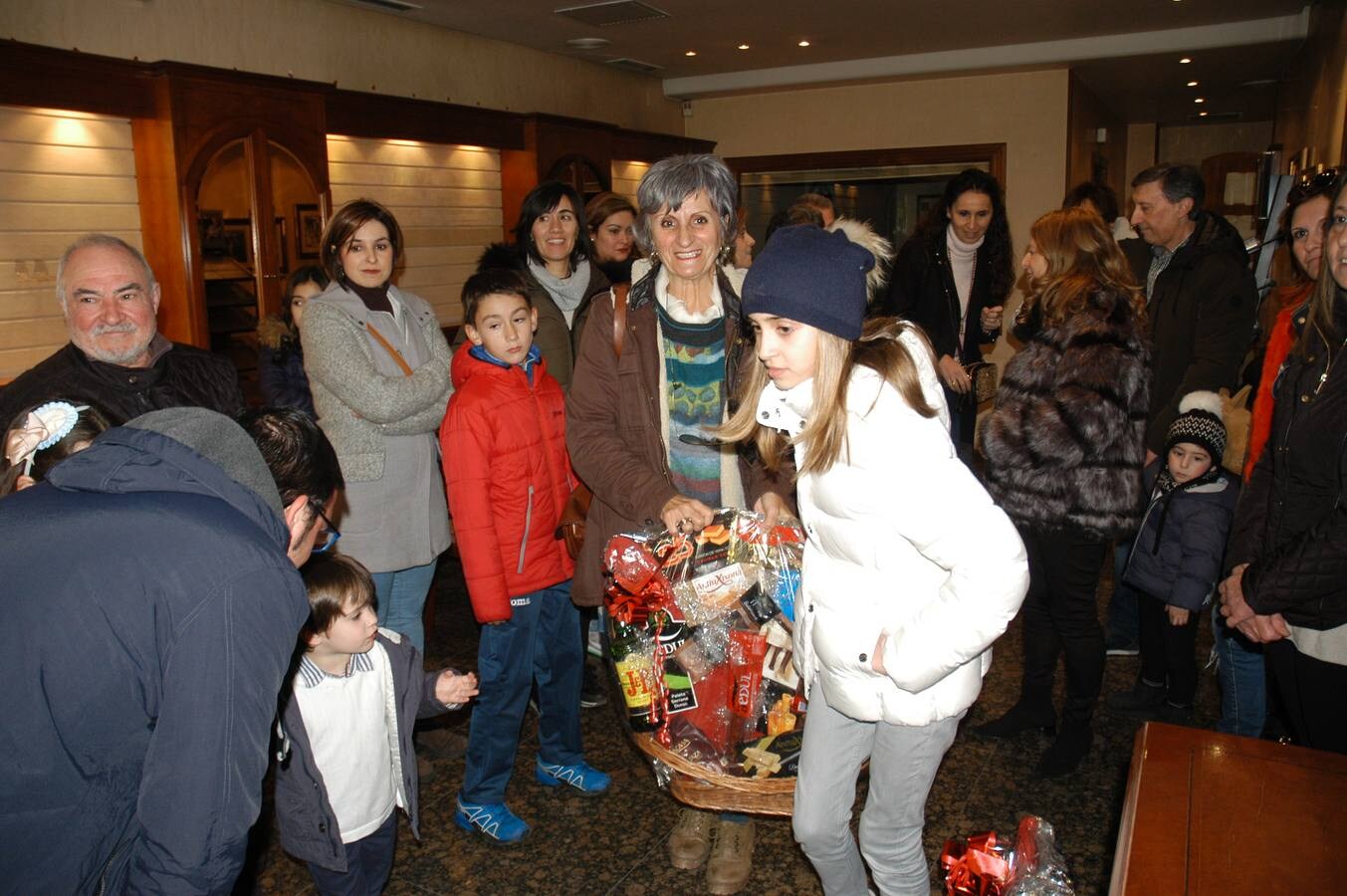 Diversas actividades han llenado estos días de espíritu navideño la localidad de Calahorra: belenes, música, Papá Noel, concurso de villancicos...