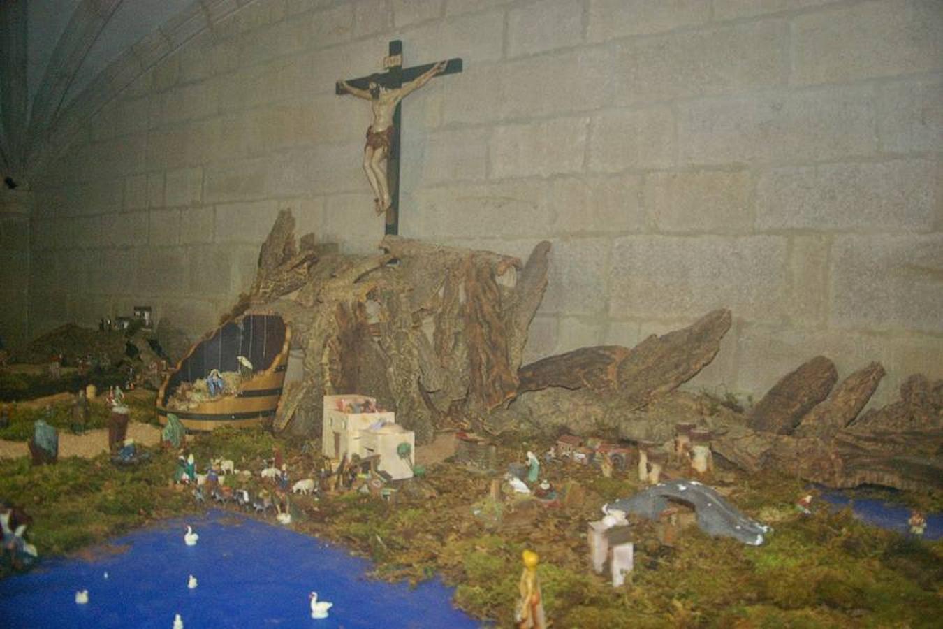 Cenicero ha revivido, como es tradición, la estampa navideña del portal de Belén. Los actores del pueblo han encarnado en la iglesia a los principales protagonistas del nacimiento.