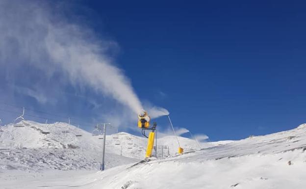 Cañones trabajando en la estación de Alto Campoo