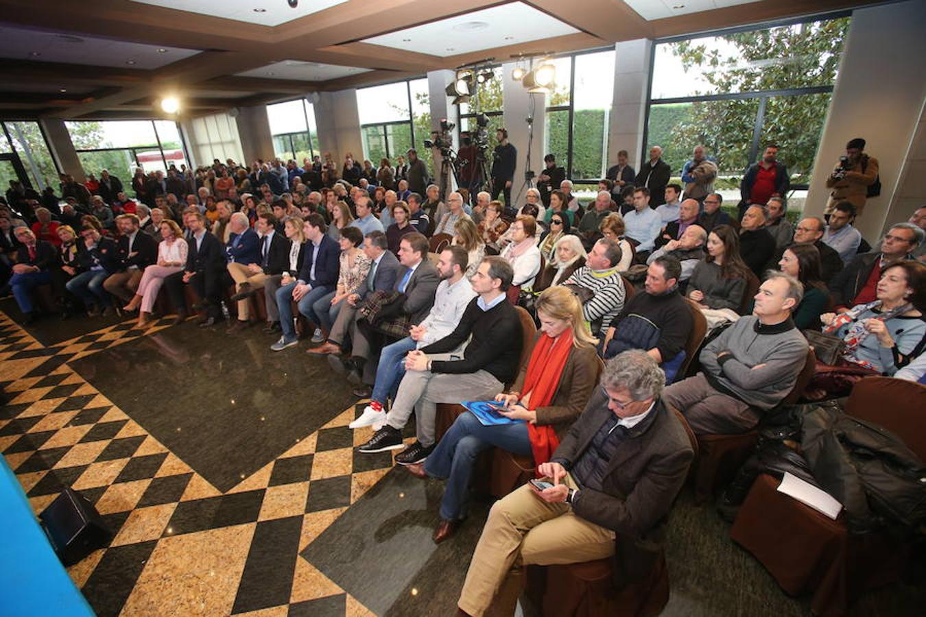 El presidente del PP presentó a José Ignacio Ceniceros y Cuca Gamarra como candidatos a presideir el Gobierno de La Rioja y la alcaldía de Logroño en el que puede catalogarse como primer acto de campaña de los populares para las elecciones del 2019