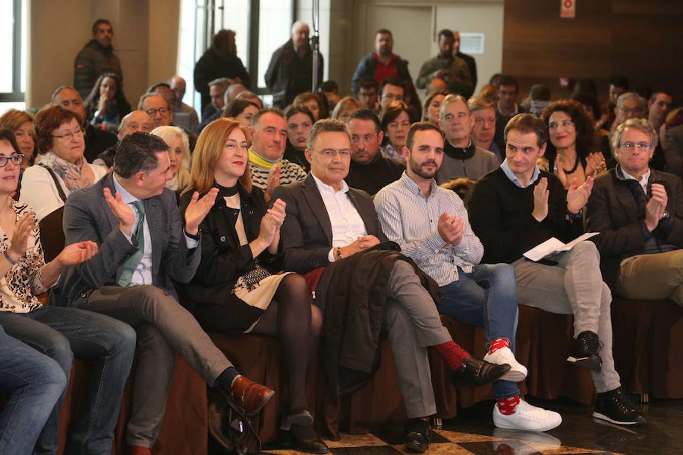 El presidente del PP presentó a José Ignacio Ceniceros y Cuca Gamarra como candidatos a presideir el Gobierno de La Rioja y la alcaldía de Logroño en el que puede catalogarse como primer acto de campaña de los populares para las elecciones del 2019