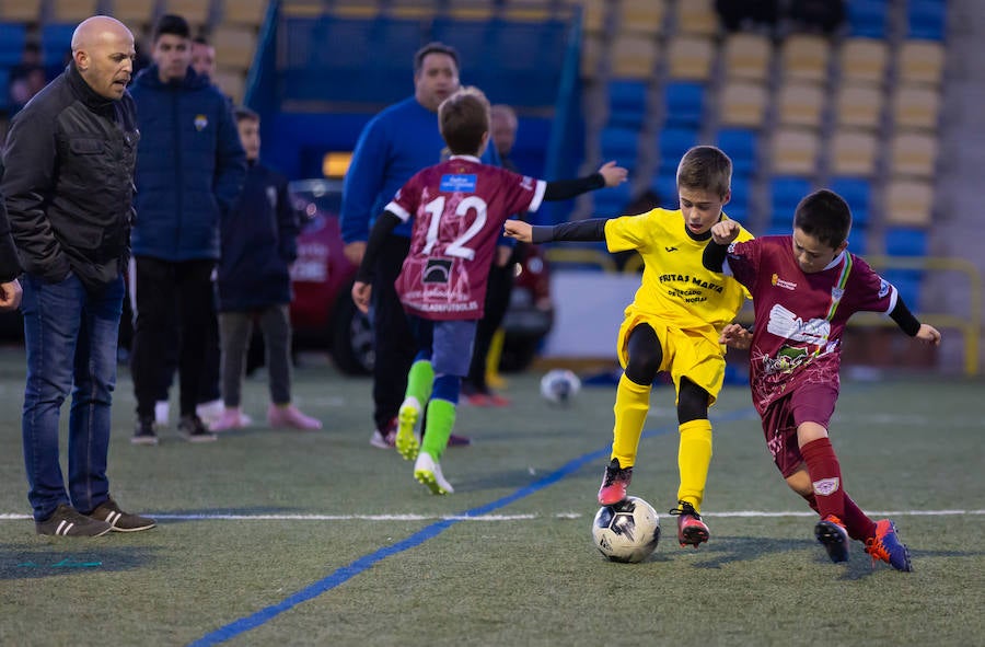 El campo de fútbol de El Salvador ha albergado un torno de fútbol 8 en el que han participado 48 equipos.