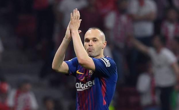 Iniesta recibe la ovación de un entregado Wanda Metropolitano el pasado 21 de abril durante la final de la Copa del Rey. 