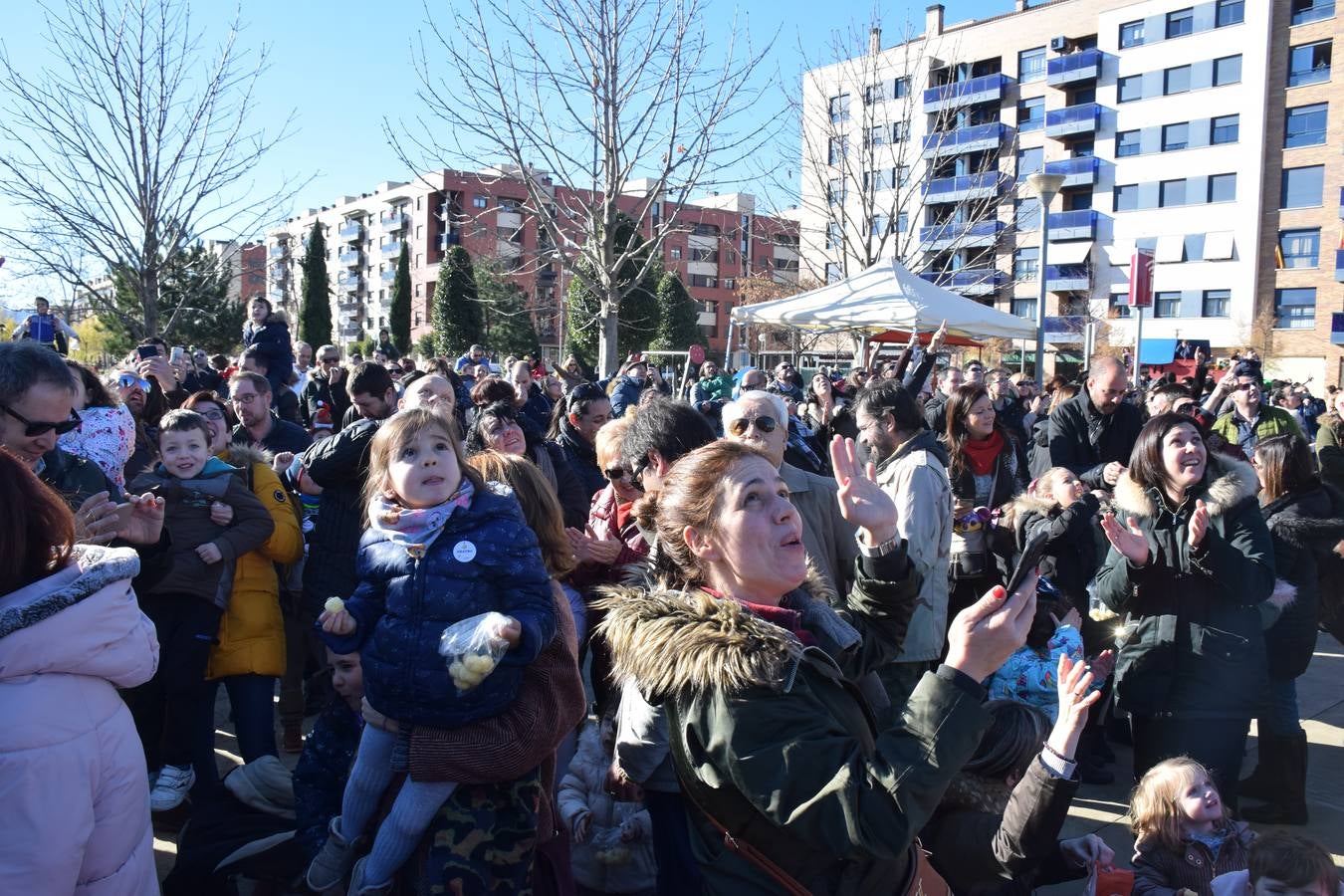 El barrio logroñés celebra una «nochevieja» con anticipación para los más pequeño