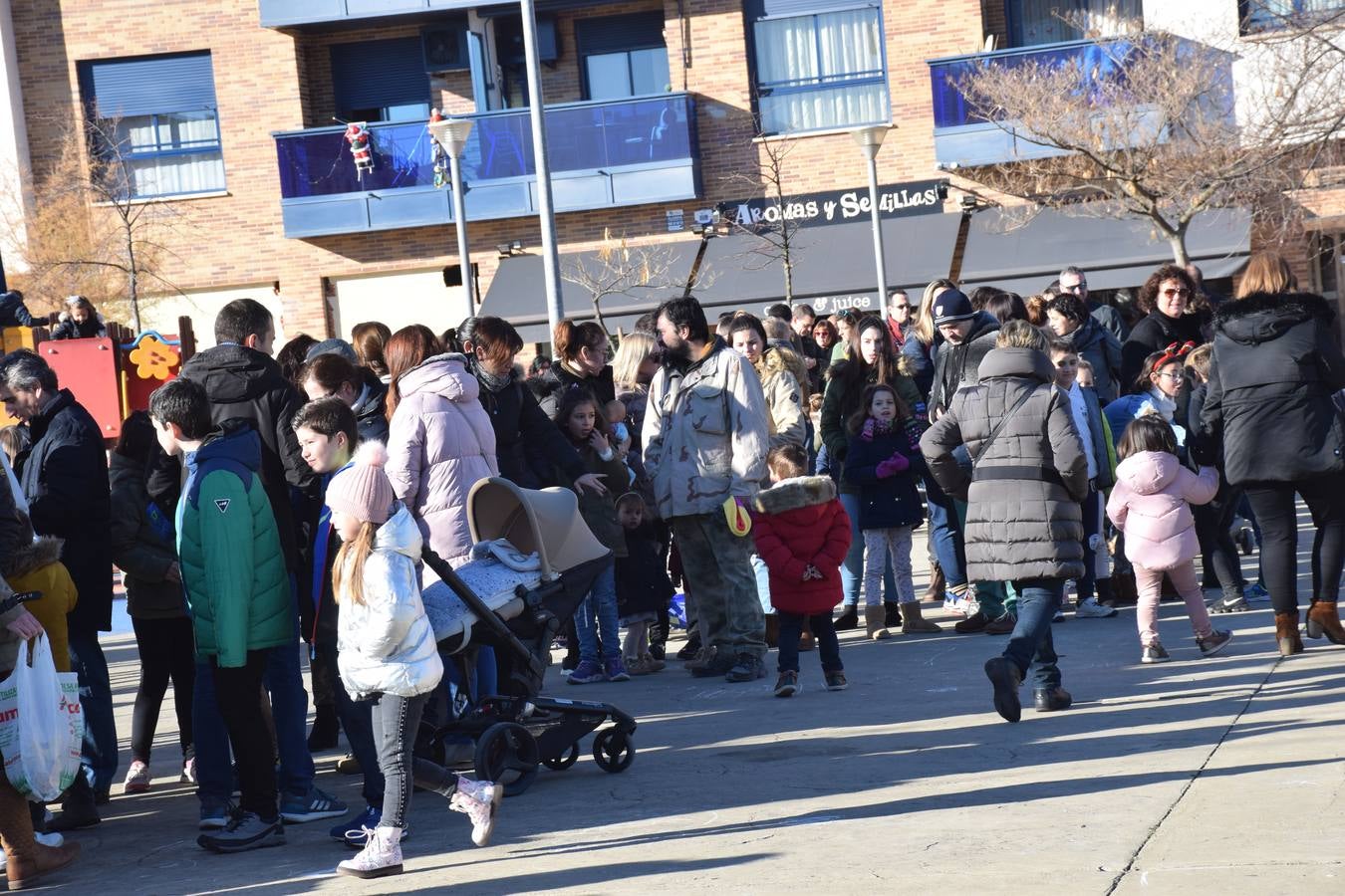 El barrio logroñés celebra una «nochevieja» con anticipación para los más pequeño