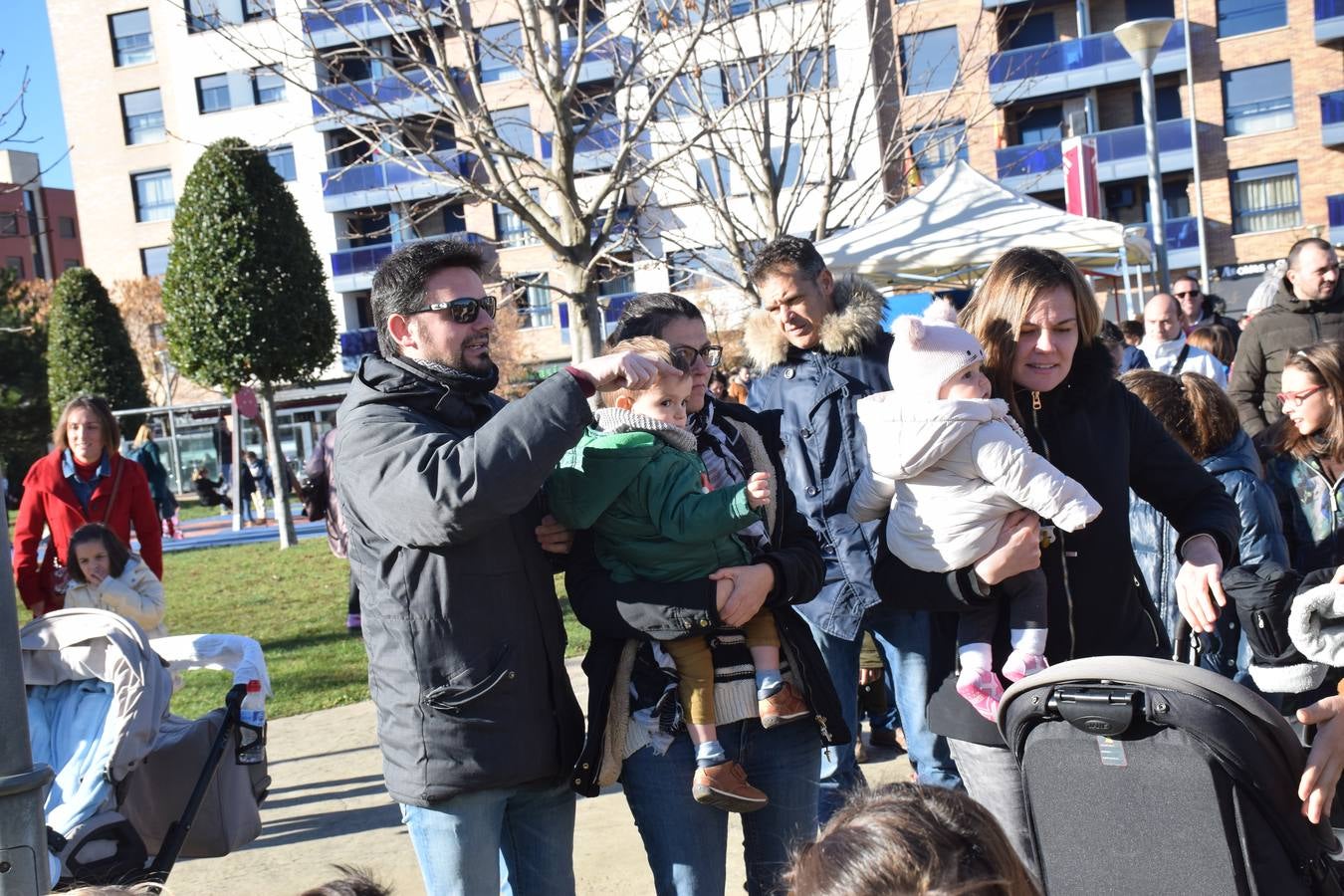 El barrio logroñés celebra una «nochevieja» con anticipación para los más pequeño