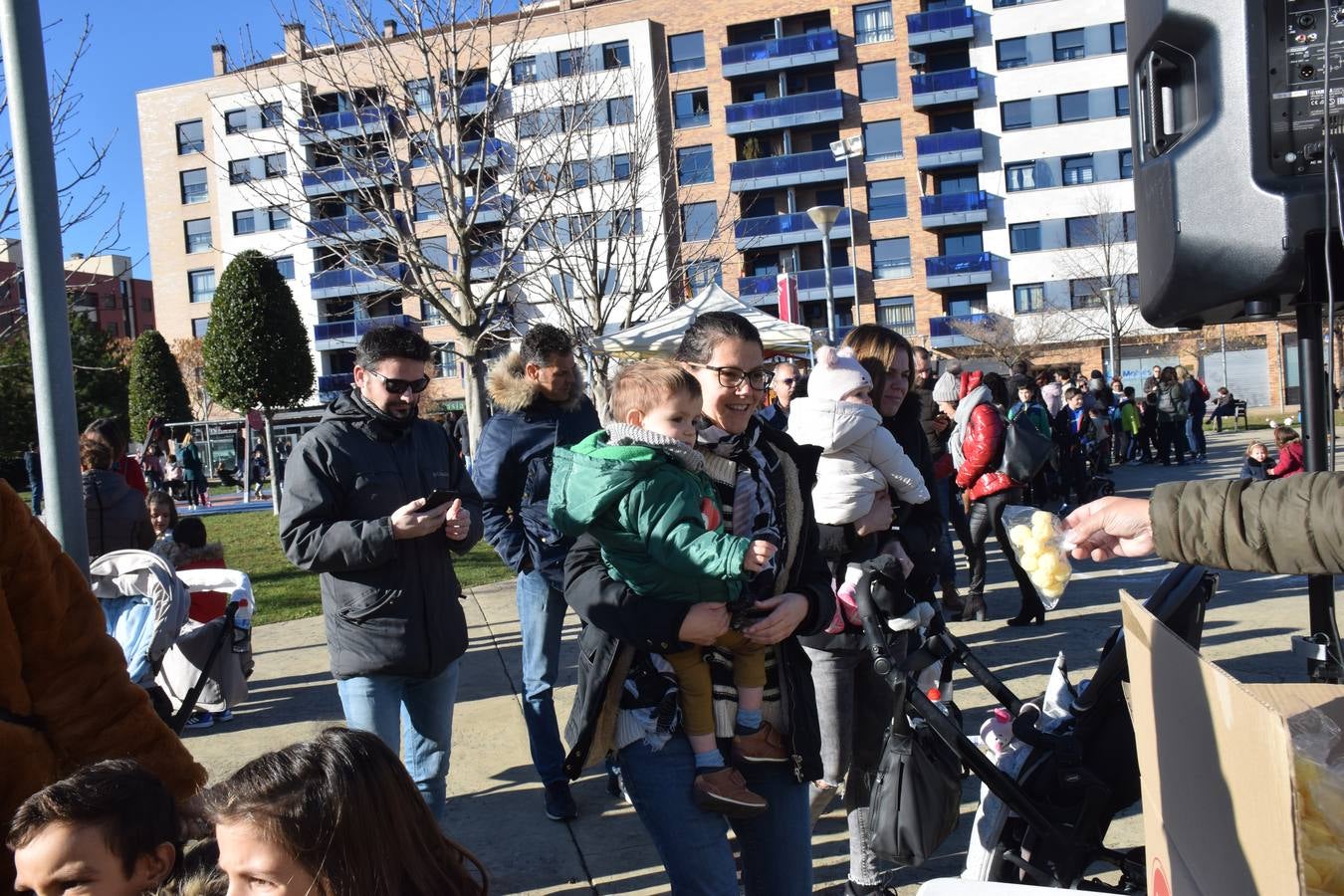 El barrio logroñés celebra una «nochevieja» con anticipación para los más pequeño