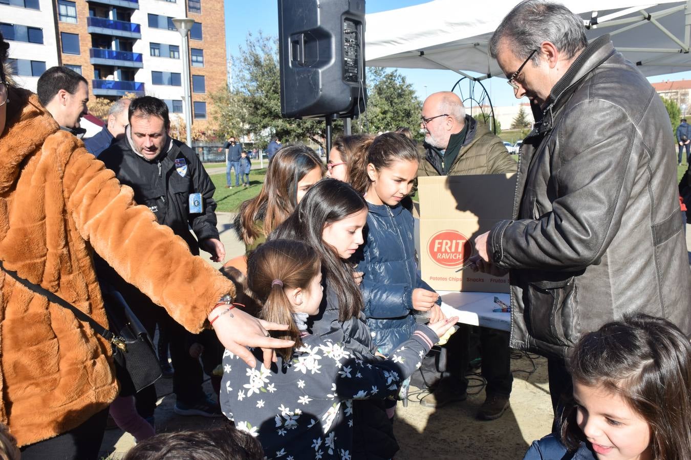 El barrio logroñés celebra una «nochevieja» con anticipación para los más pequeño