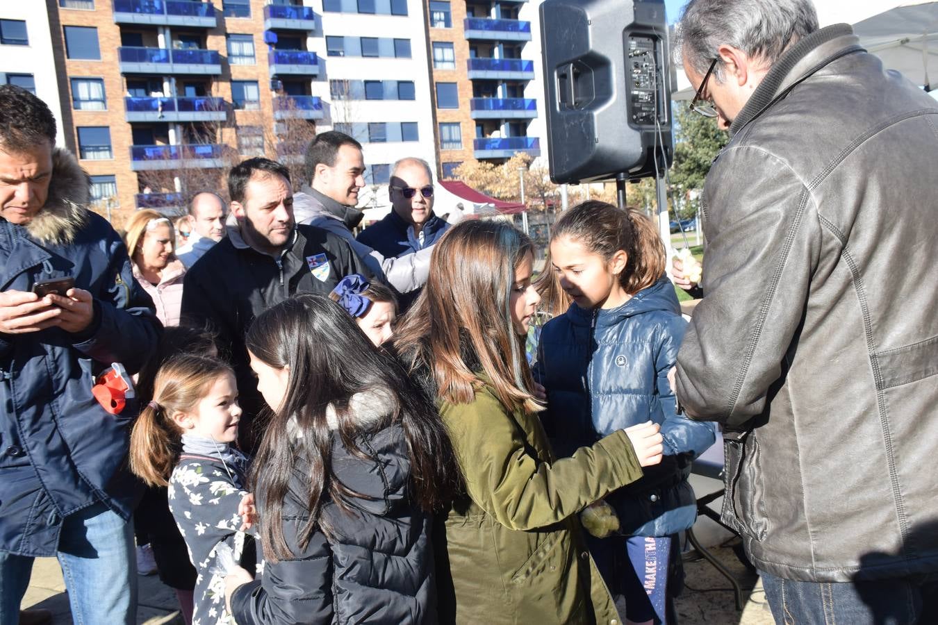 El barrio logroñés celebra una «nochevieja» con anticipación para los más pequeño