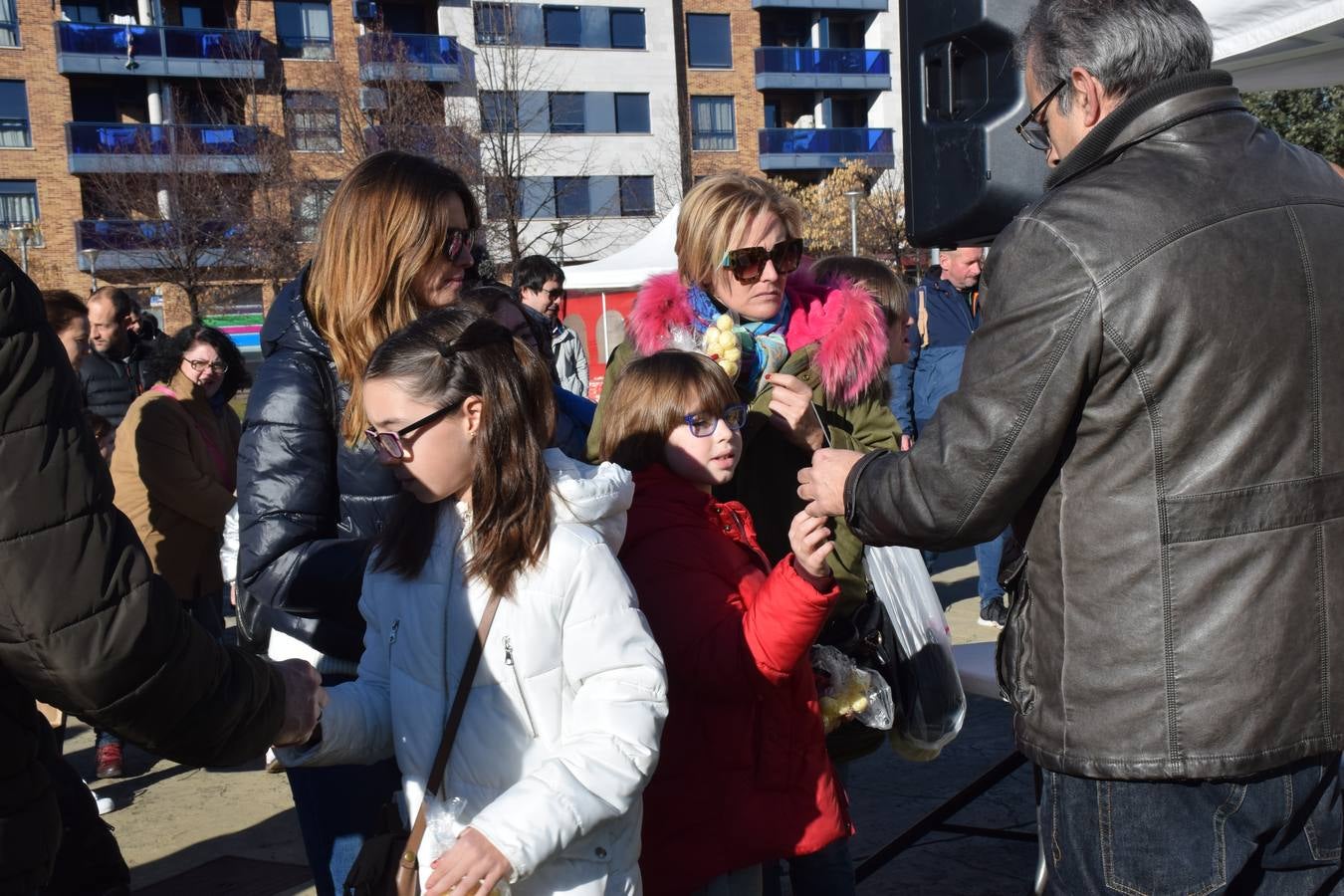 El barrio logroñés celebra una «nochevieja» con anticipación para los más pequeño