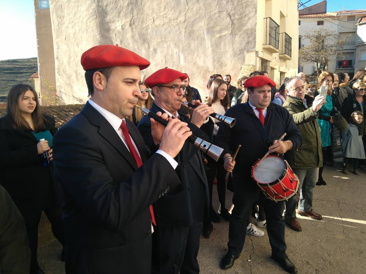Baile a cargo del mayordomo de los Hermanos del Niños, Gonzalo Pérez Jiménez.