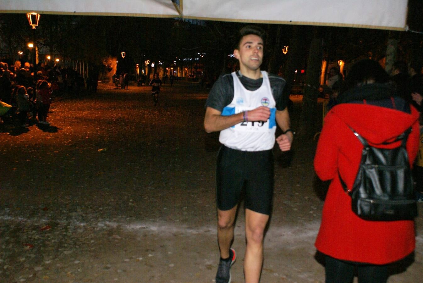 Divertidos disfraces en la San Silvestre de Nájera.