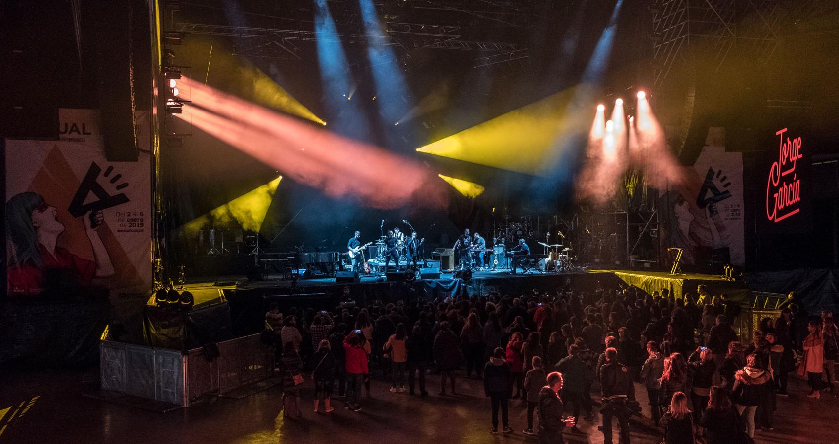 Malú mostró toda su energía en el Palacio de los Deportes.