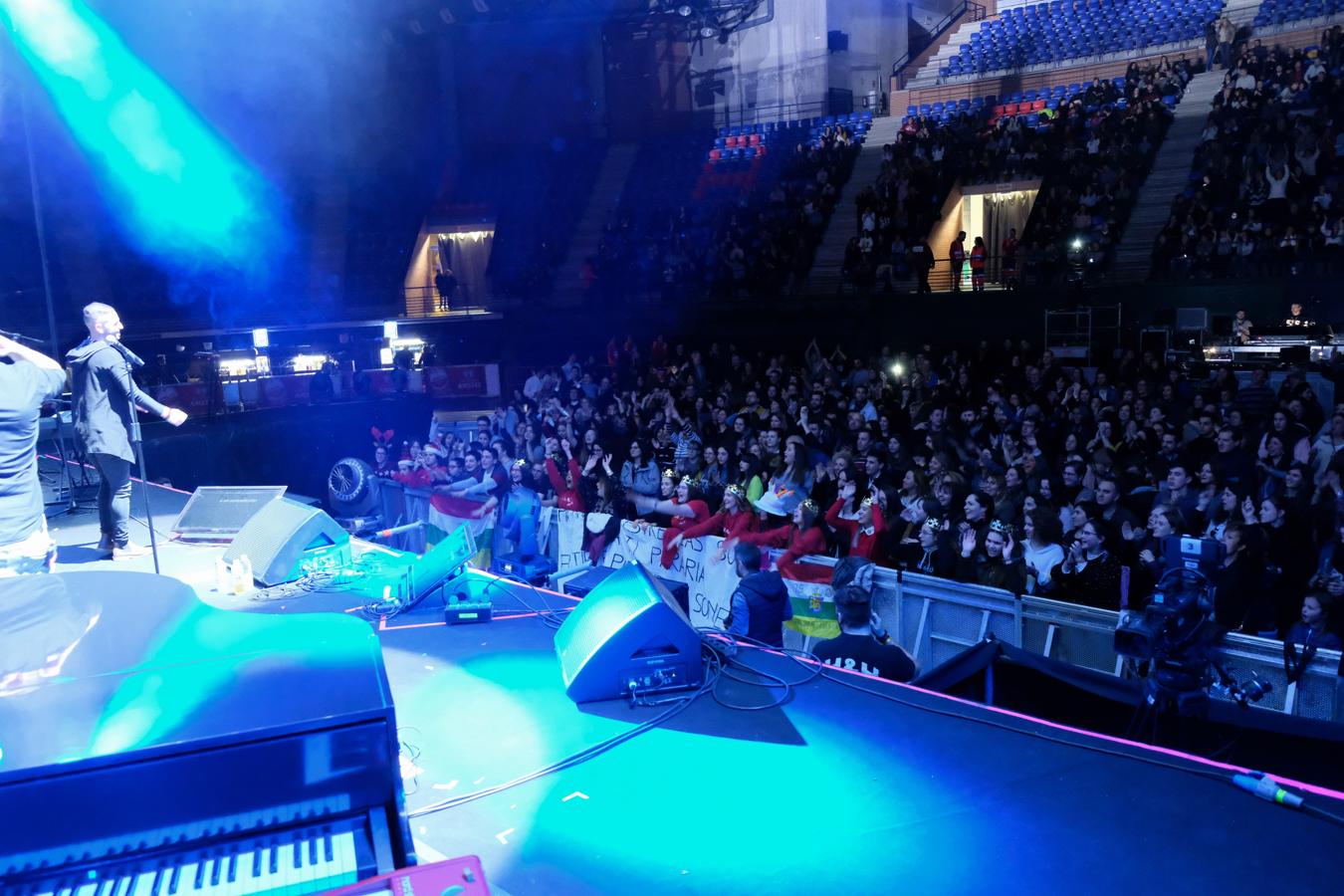 Malú mostró toda su energía en el Palacio de los Deportes.