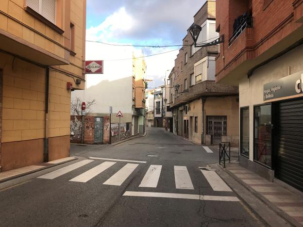Vista de la calle González Gallarza, en el centro de Lardero. :: a. l. 