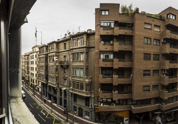 Altura uniforme. La operación permitirá eliminar la actual heterogeneidad en las alturas de esos edificios colindantes al inmueble de avenida Portugal 8, en cuya planta baja se aloja el Salón de Columnas.