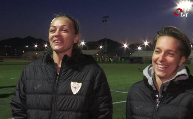 Cami Privett y Claire Falknor cuentan su experiencia como futbolistas en España