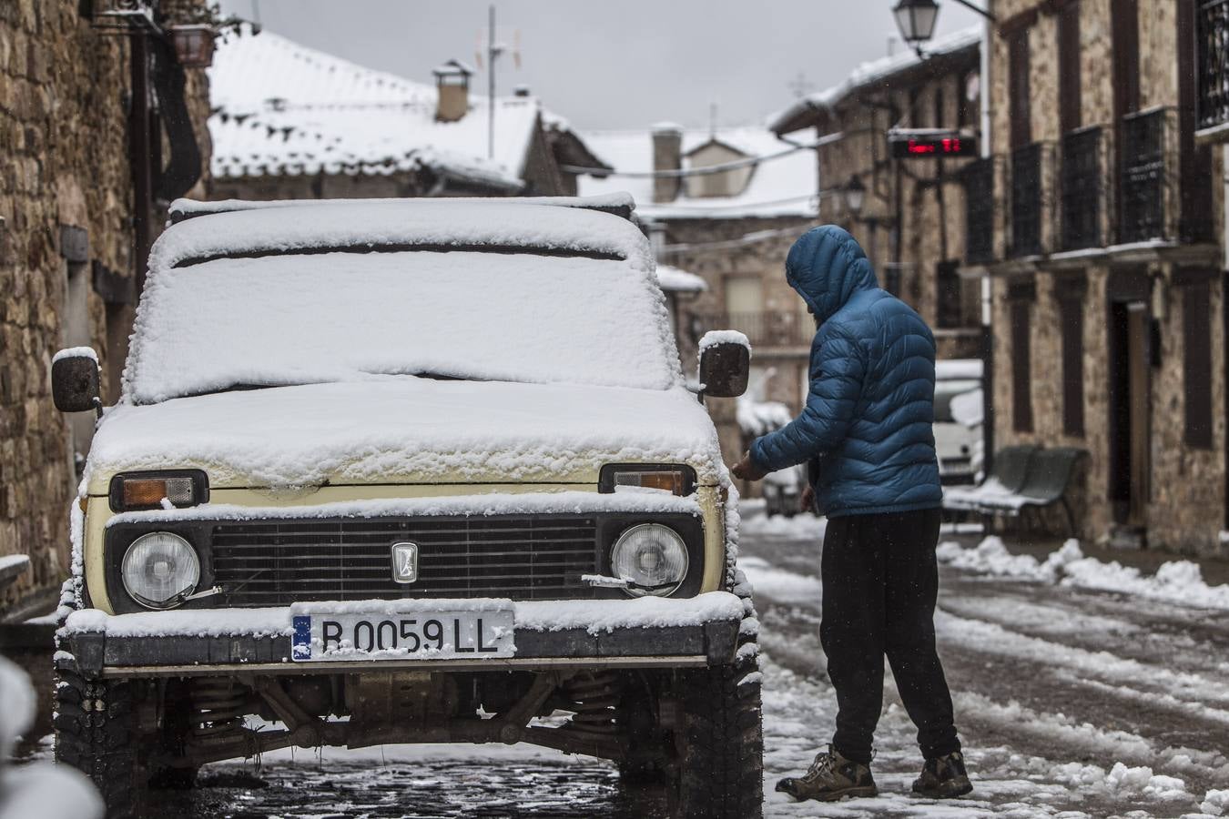 Fotos: La sierra riojana, cubierta por la nieve