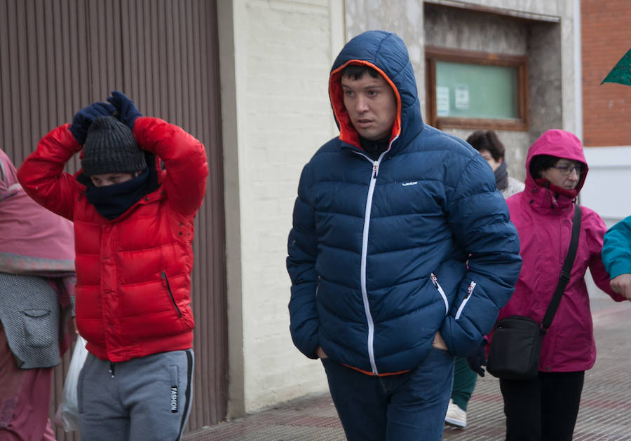 A pesar del tiempo desapacible, los ciudadanos se unieron a la iniciativa en Logroño