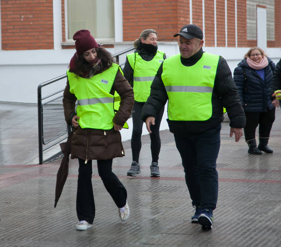 A pesar del tiempo desapacible, los ciudadanos se unieron a la iniciativa en Logroño
