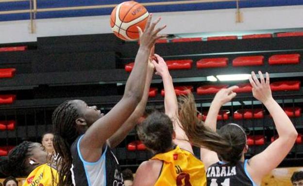 El Promete y el Alcobendas durante el partido que disputaron en Lobete en la primera vuelta. 