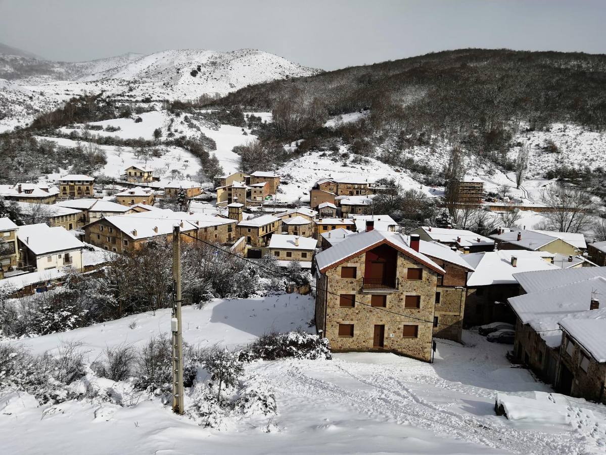 Fotos: La Rioja se tiñe de blanco (II)