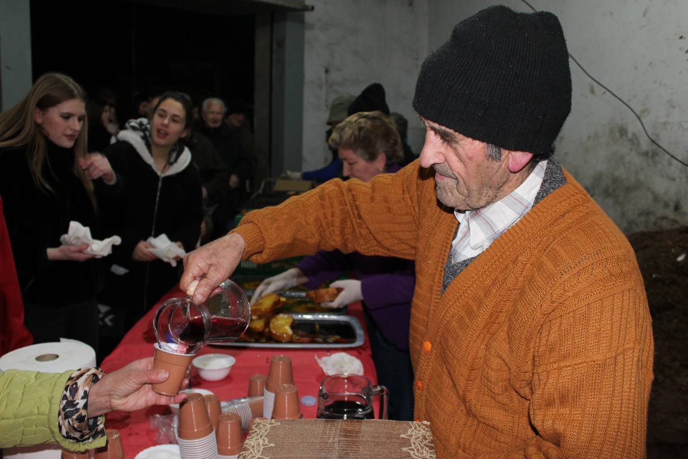 XIII día de la tostá que celebró este sábado el trujal de la Cooperativa Agrícola Cerverana en Cervera del Río Alhama