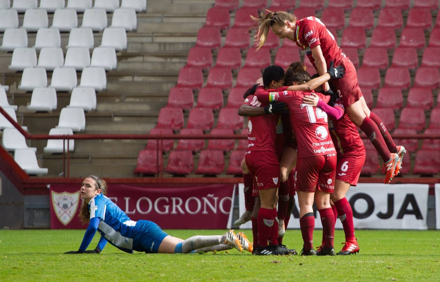 Fotos: El EDF Logroño vence al Espanyol en Las Gaunas