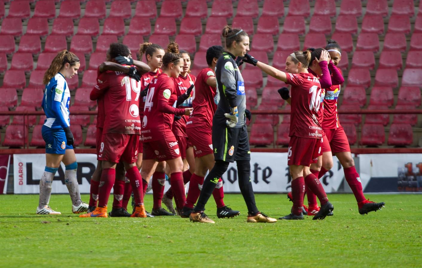 Fotos: El EDF Logroño vence al Espanyol en Las Gaunas