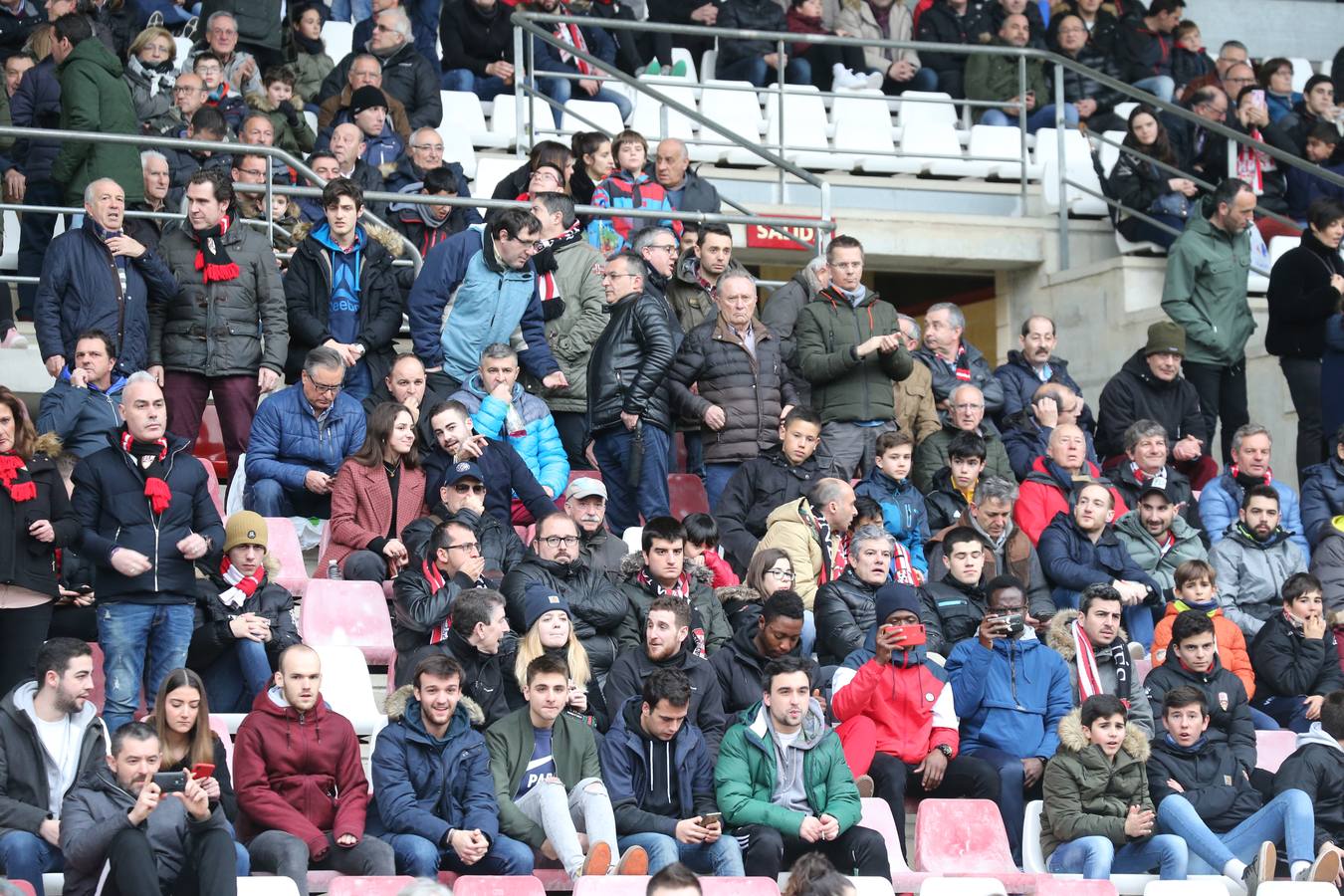 Fotos: El derbi riojano: el ambiente en Las Gaunas