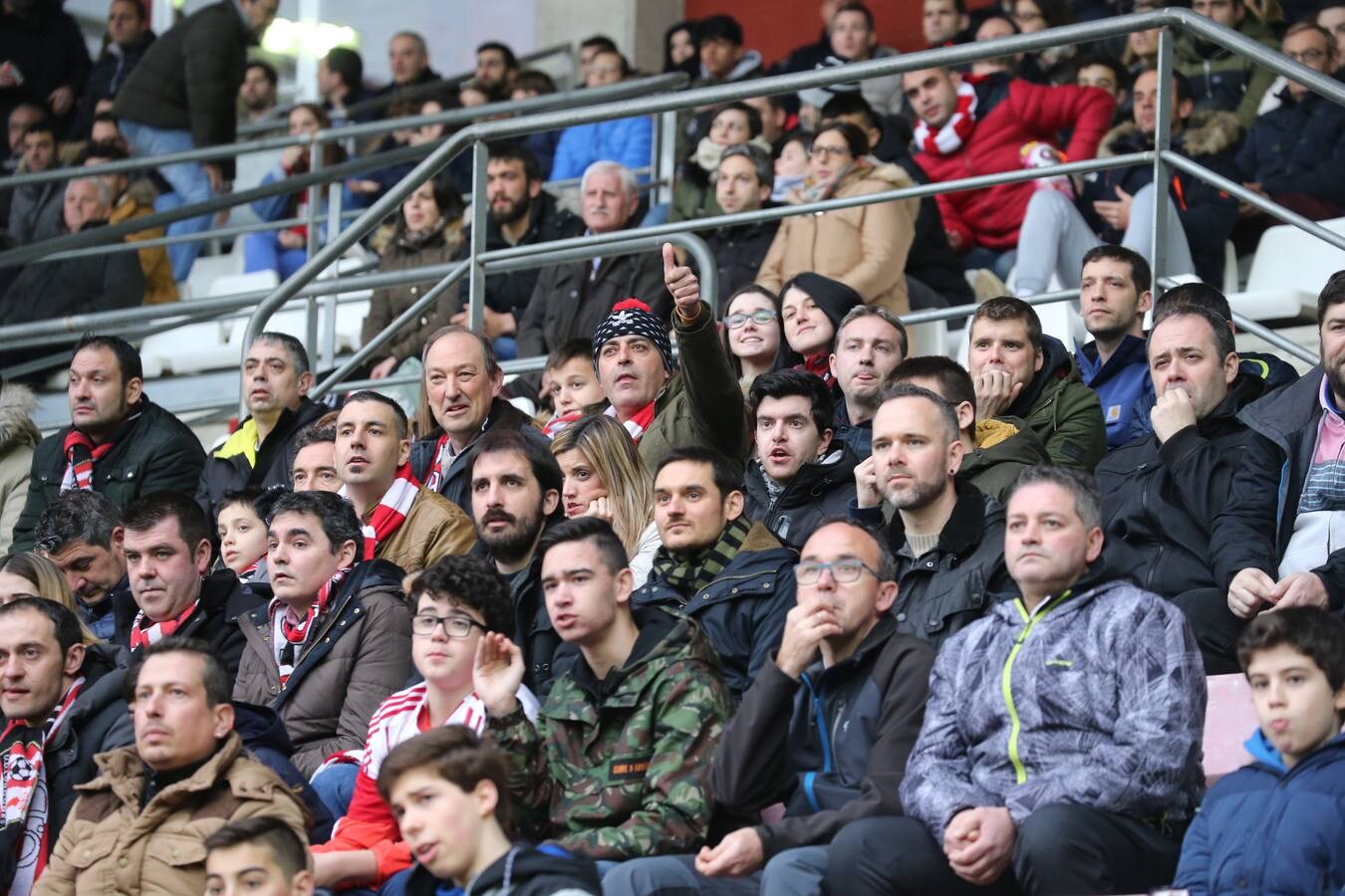 Fotos: El derbi riojano: el ambiente en Las Gaunas