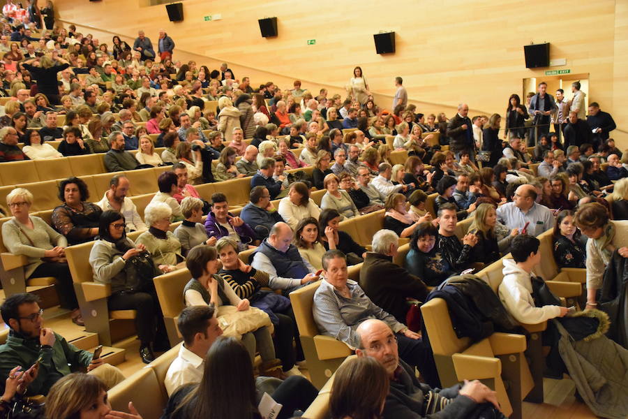 Unas mil personas asistieron el sábado al concierto del grupo Café Quijano en Riojaforum de Logroño. Fue un repertorio de música melódica, temas con tintes rockeros y otros, sobre todo los nuevos, de pop con sonidos latinos