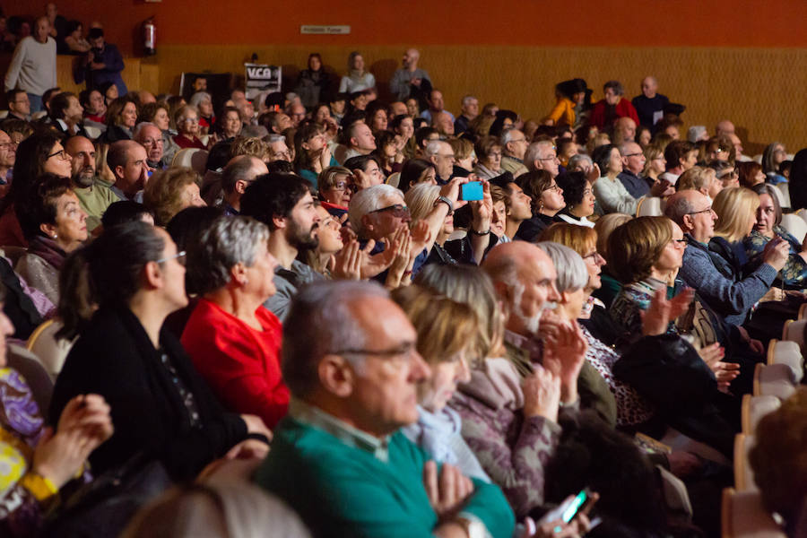 La Joven Orquesta de la Universidad de La Rioja (UR), bajo la batuta de Jesús Ubis, ofreció el sábado un concierto titulado 'Exotismo y Folklore en la Zarzuela', en el auditorio municipal de Logroño.