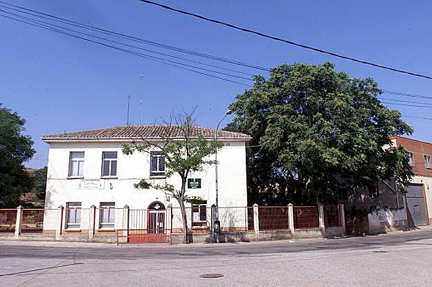 Actual edificio del colegio de Agoncillo, sede además del CRA Las Cuatro Villas. :: justo rodríguez